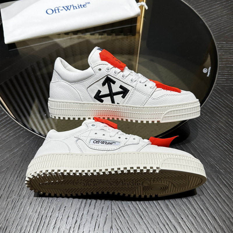 Off-White c/o Virgil Abloh