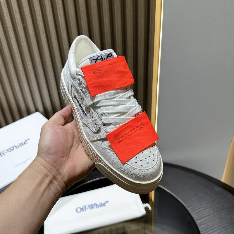 Off-White c/o Virgil Abloh