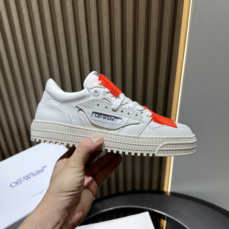 Off-White c/o Virgil Abloh