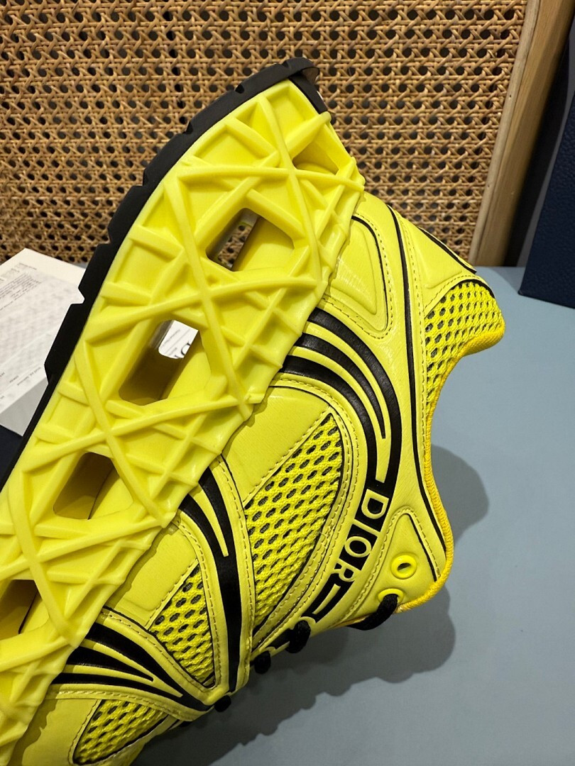 DR B35 NXXT sneaker