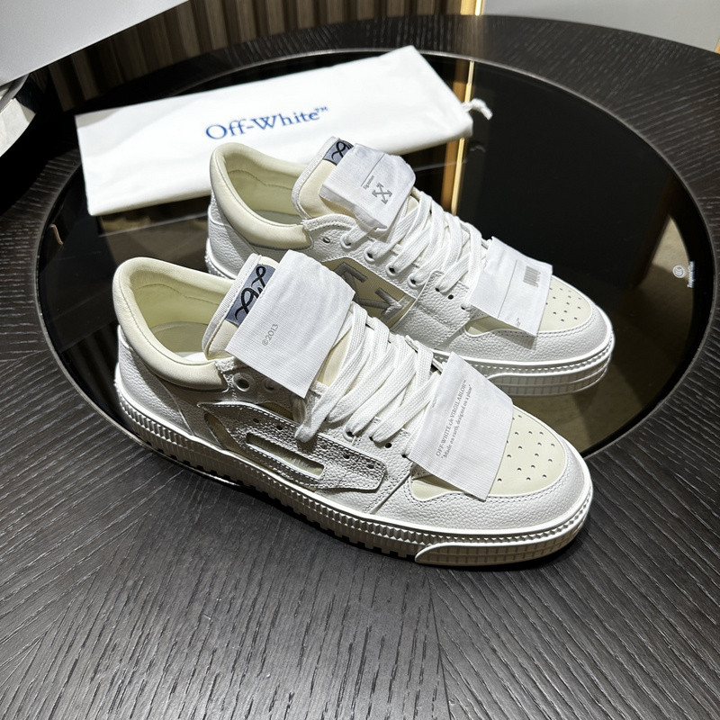 Off-White c/o Virgil Abloh