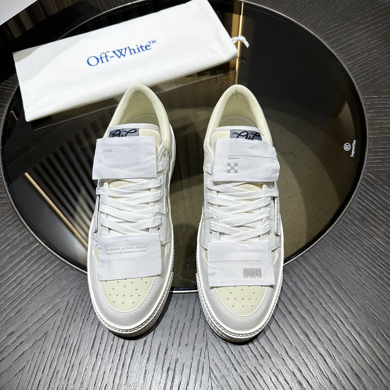 Off-White c/o Virgil Abloh