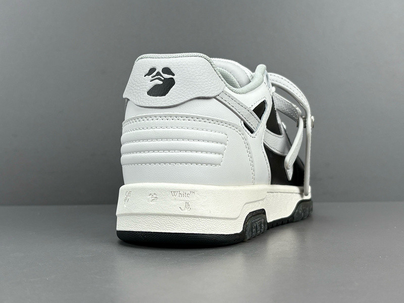 Off-White c/o Virgil Abloh