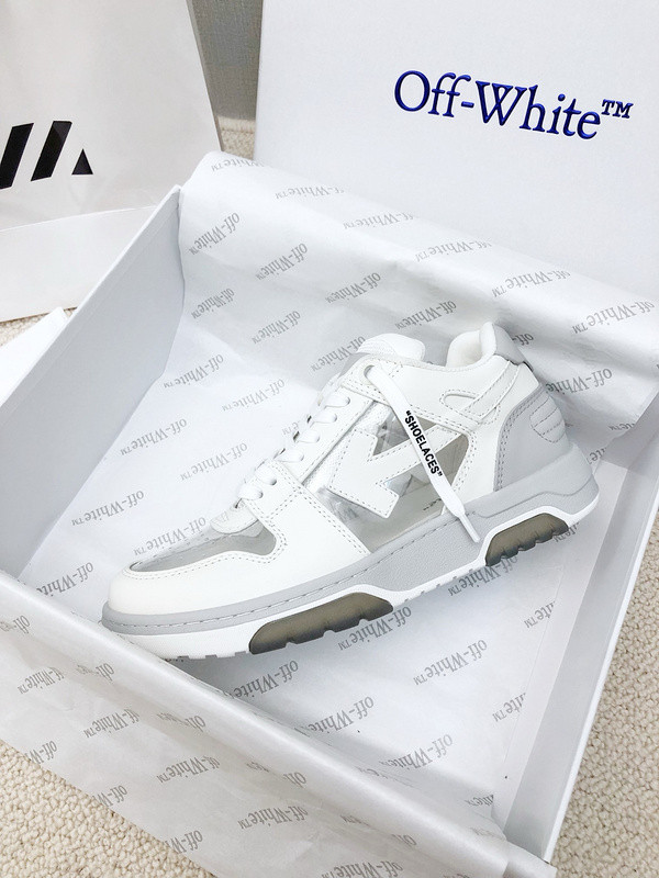 Off-White c/o Virgil Abloh