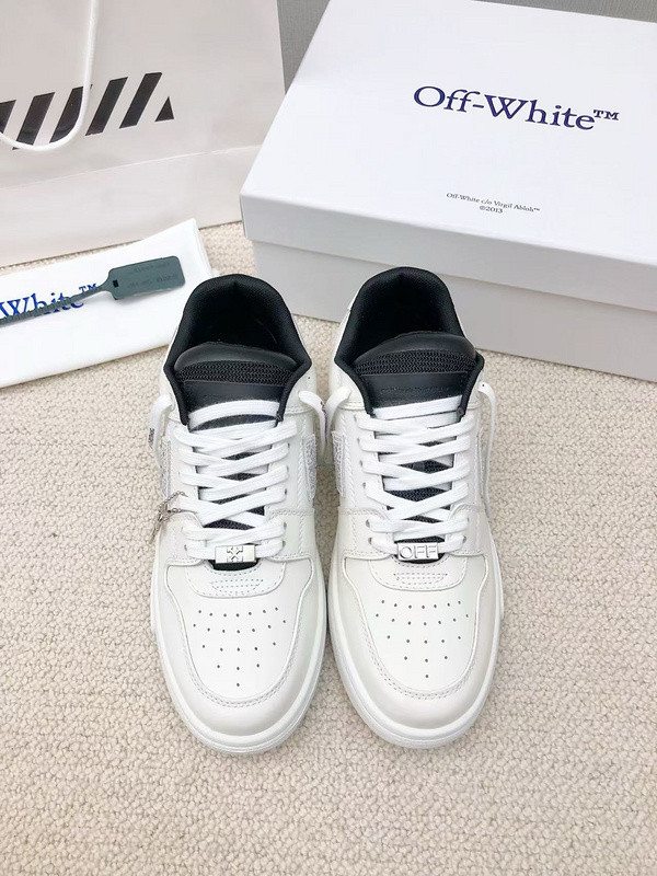 Off-White c/o Virgil Abloh