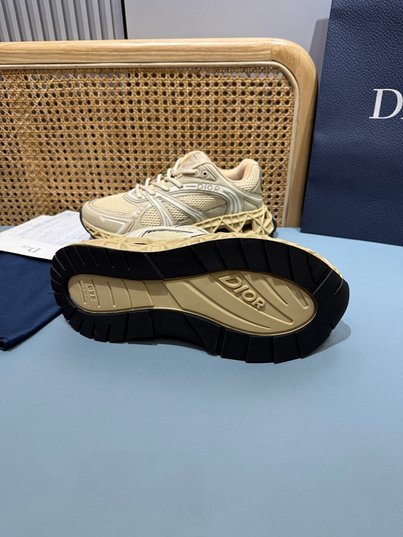 DR B35 NXXT sneaker