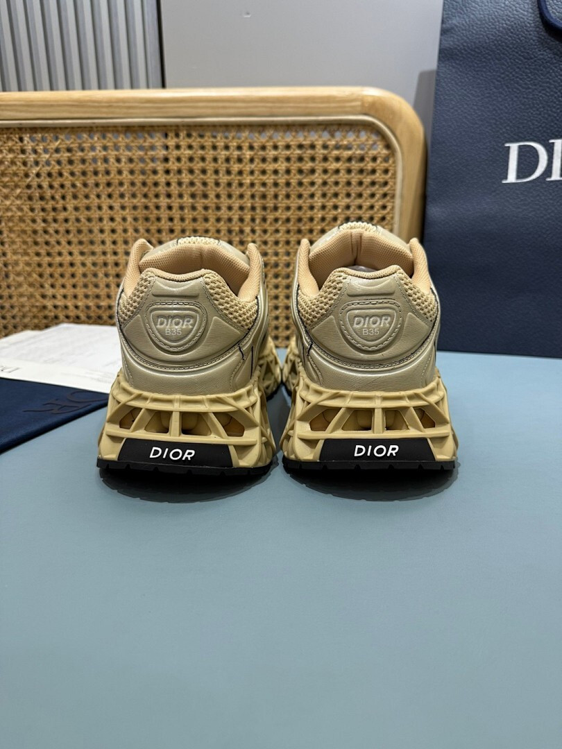 DR B35 NXXT sneaker