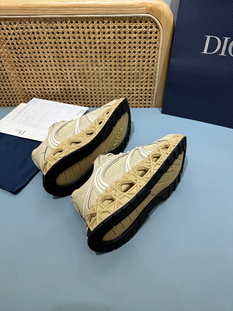 DR B35 NXXT sneaker