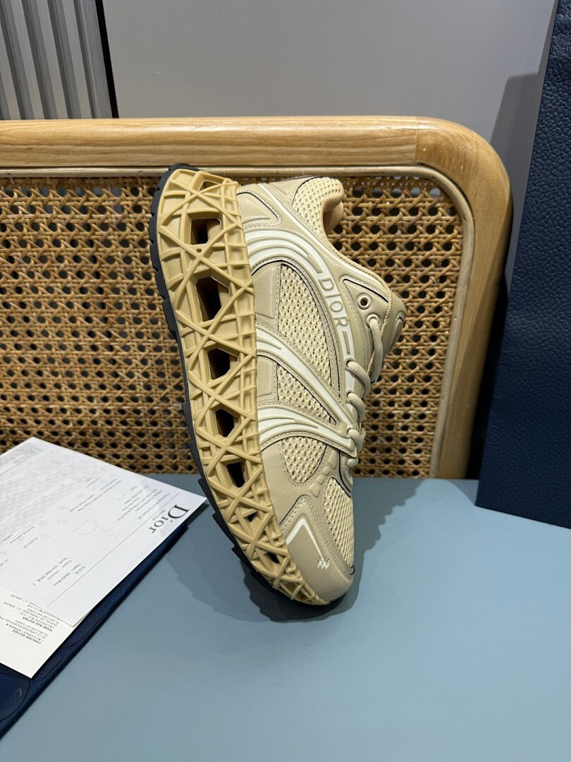 DR B35 NXXT sneaker
