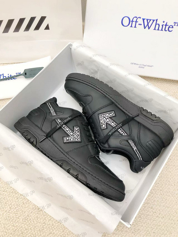 Off-White c/o Virgil Abloh