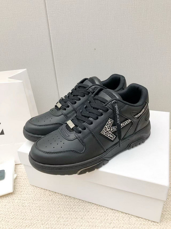 Off-White c/o Virgil Abloh