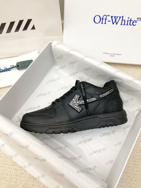 Off-White c/o Virgil Abloh