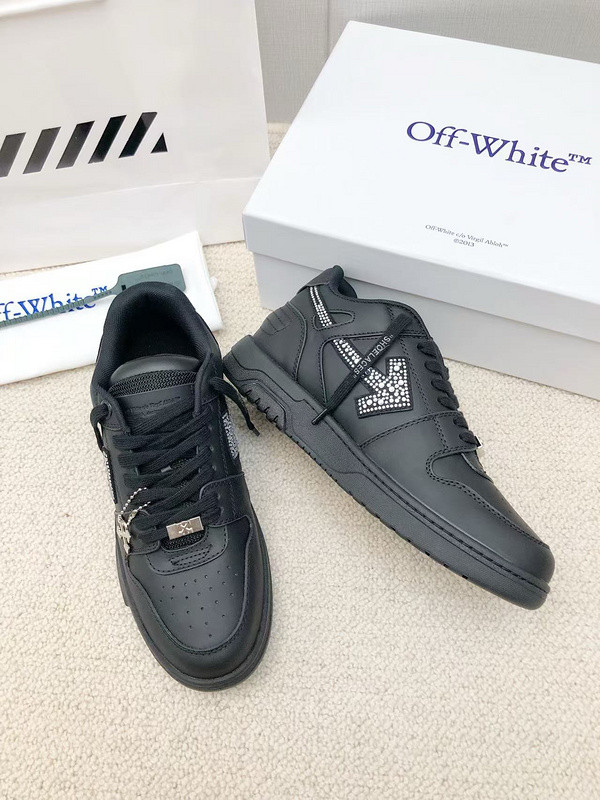 Off-White c/o Virgil Abloh