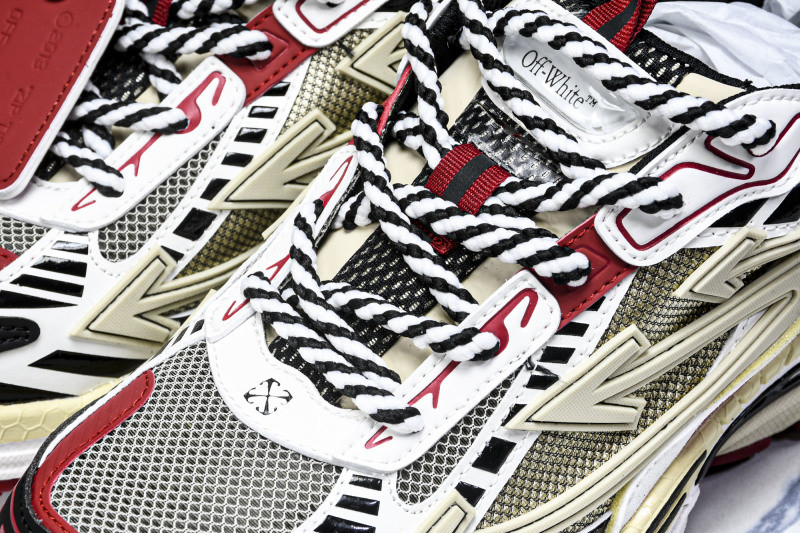 Off-White c/o Virgil Abloh