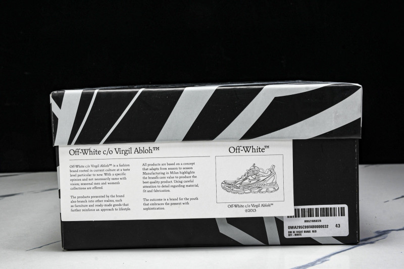 Off-White c/o Virgil Abloh