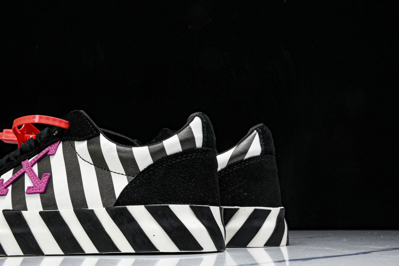Off-White c/o Virgil Abloh