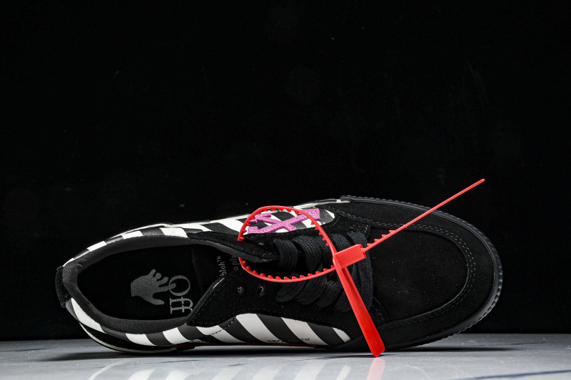Off-White c/o Virgil Abloh