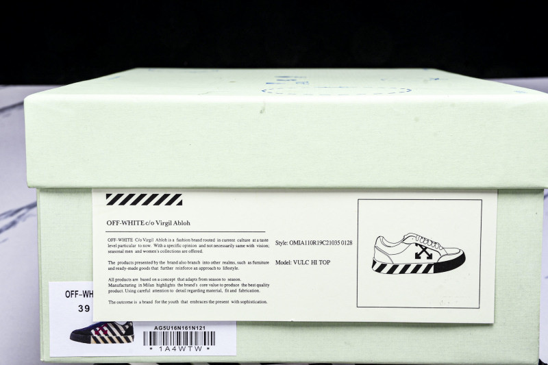 Off-White c/o Virgil Abloh