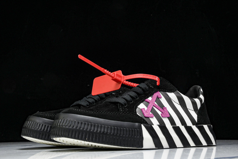 Off-White c/o Virgil Abloh