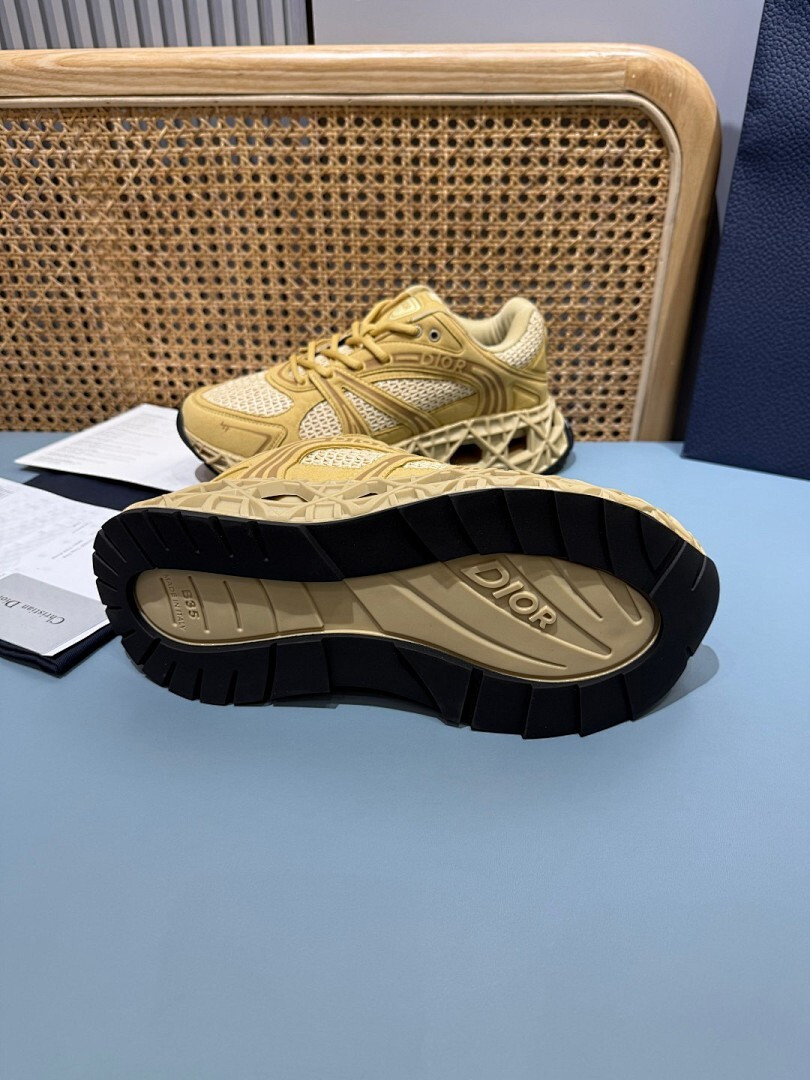 DR B35 NXXT sneaker
