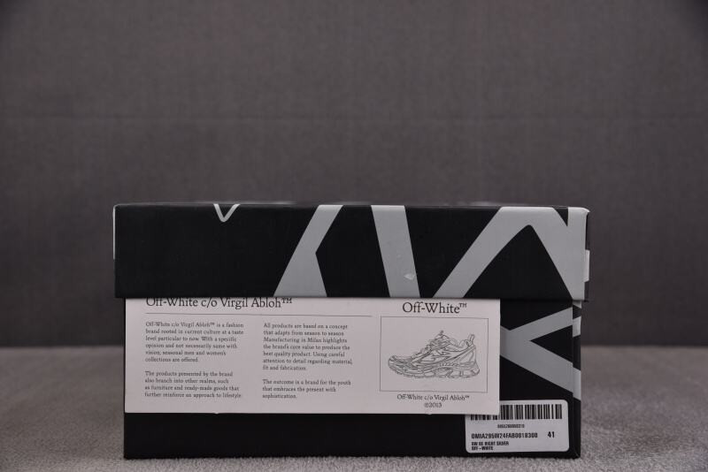 Off-White c/o Virgil Abloh