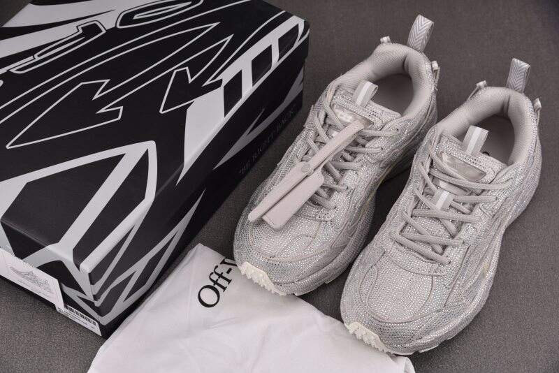 Off-White c/o Virgil Abloh