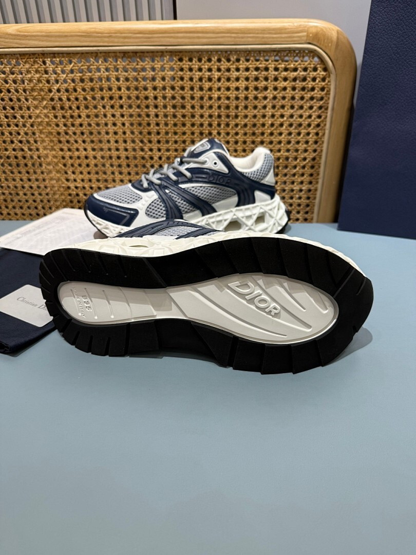 DR B35 NXXT sneaker