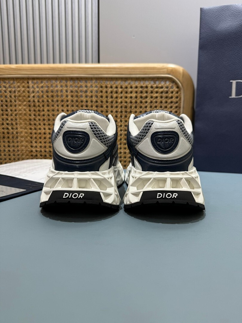 DR B35 NXXT sneaker