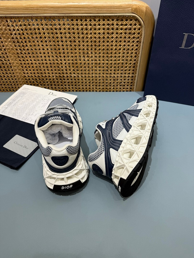DR B35 NXXT sneaker
