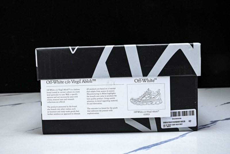 Off-White c/o Virgil Abloh