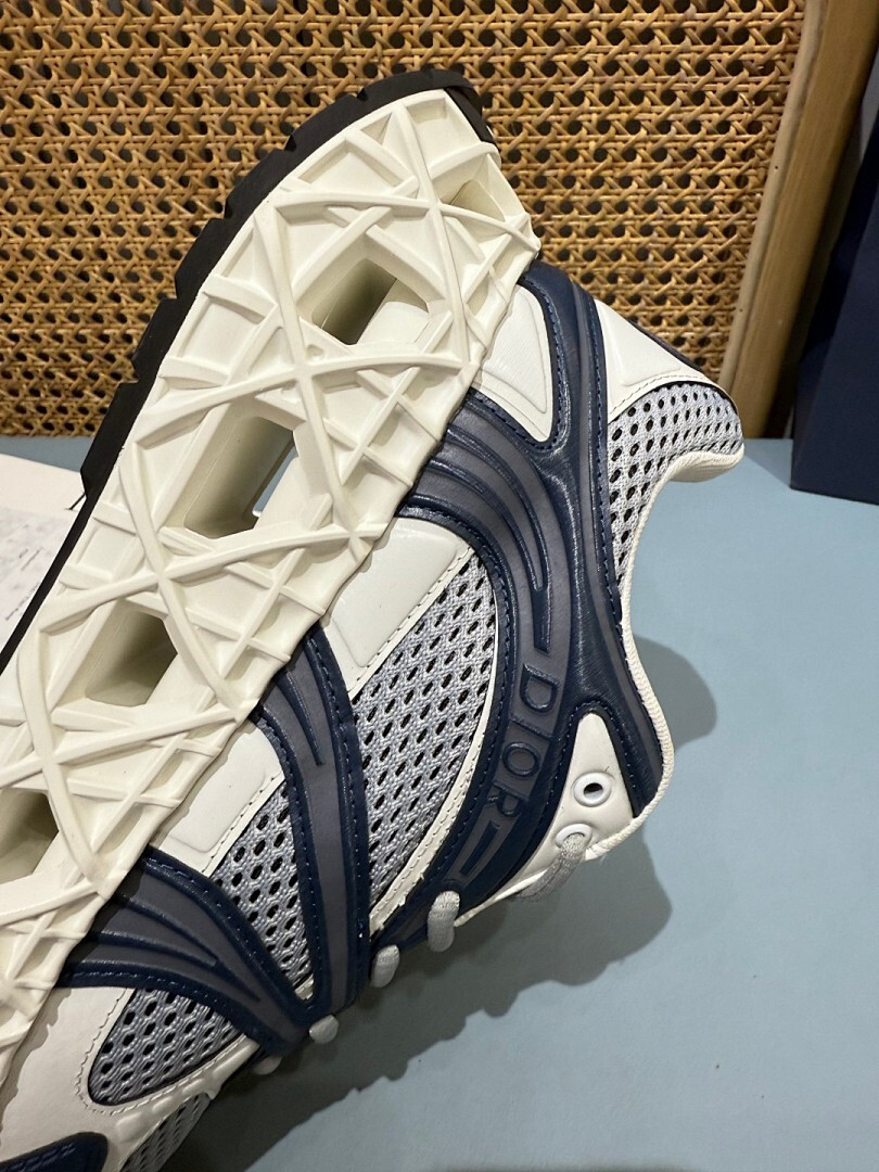 DR B35 NXXT sneaker