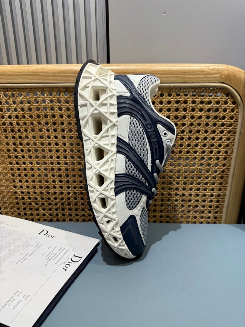 DR B35 NXXT sneaker