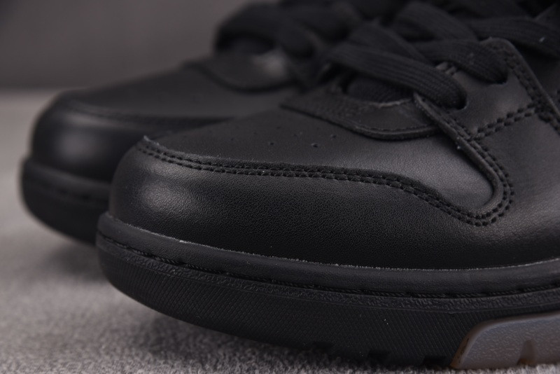 Off-White c/o Virgil Abloh