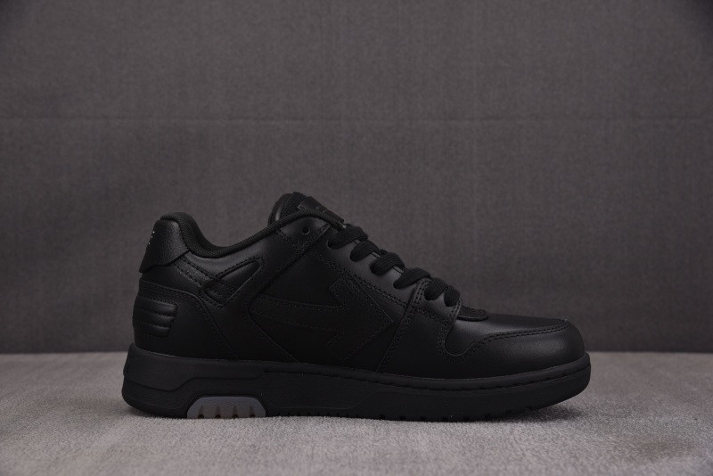 Off-White c/o Virgil Abloh