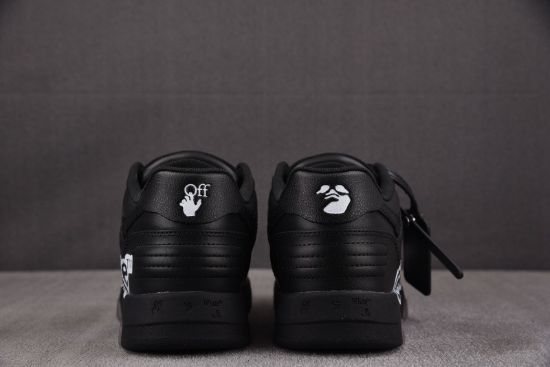 Off-White c/o Virgil Abloh