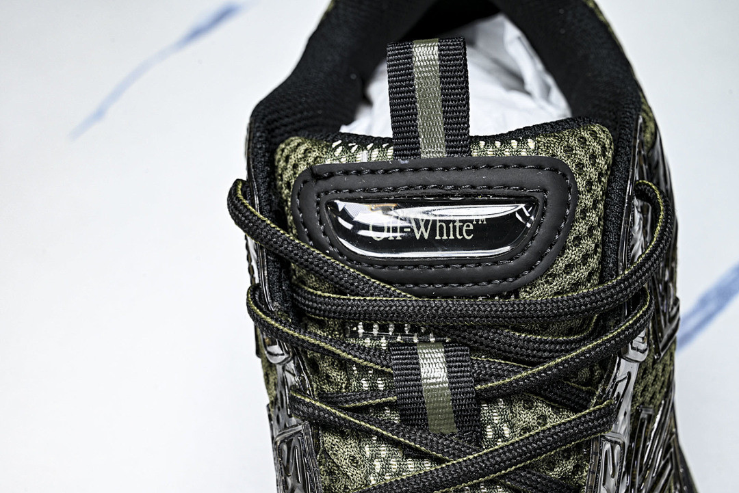 Off-White c/o Virgil Abloh