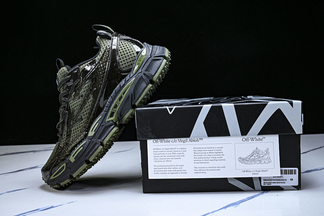 Off-White c/o Virgil Abloh