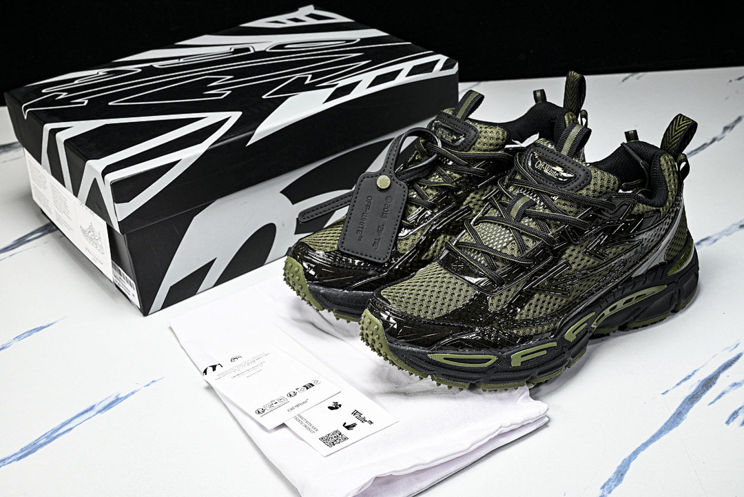 Off-White c/o Virgil Abloh