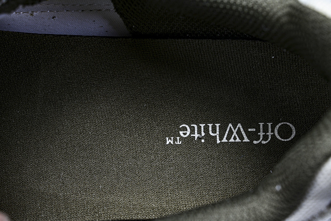 Off-White c/o Virgil Abloh