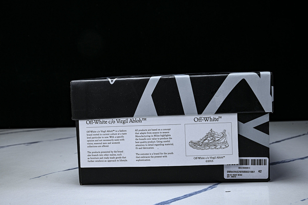 Off-White c/o Virgil Abloh