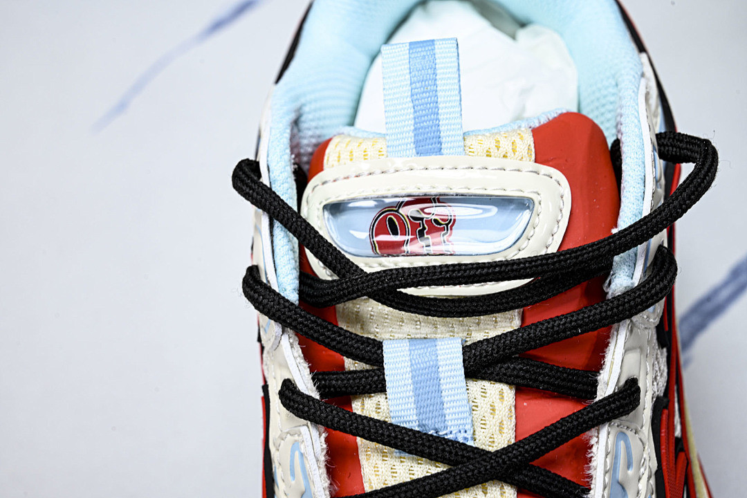Off-White c/o Virgil Abloh