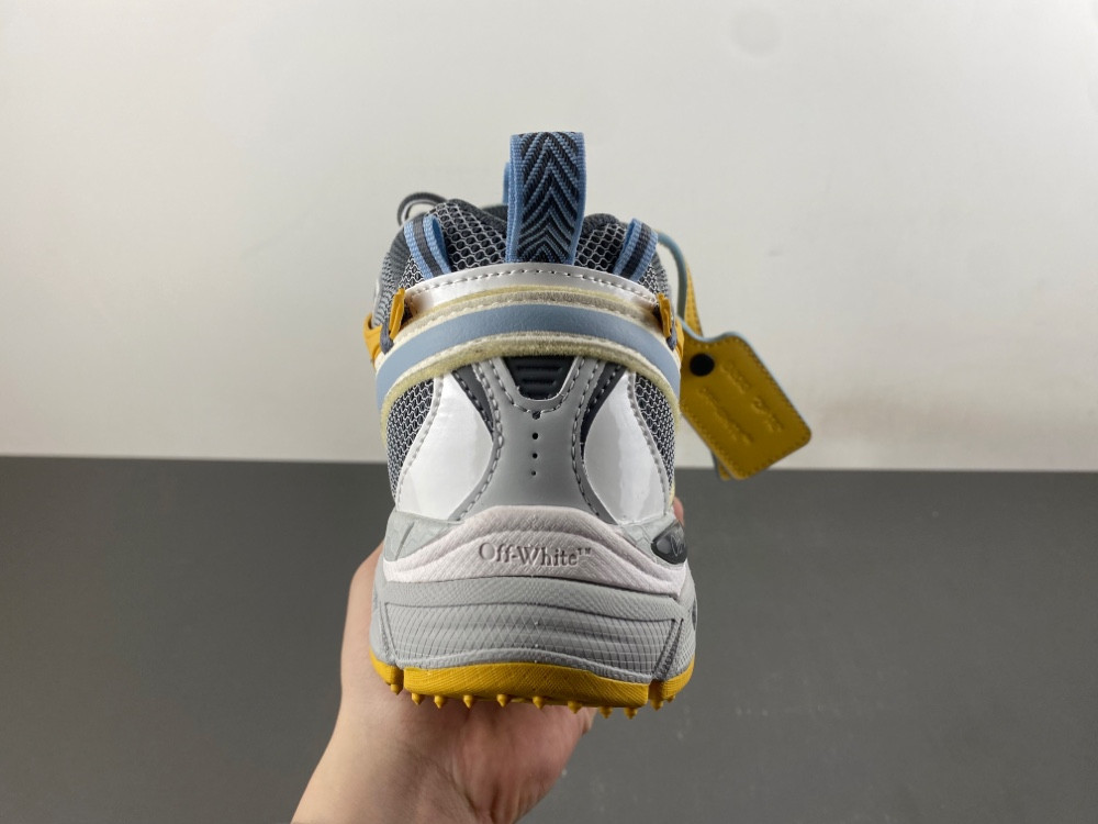 Off-White c/o Virgil Abloh