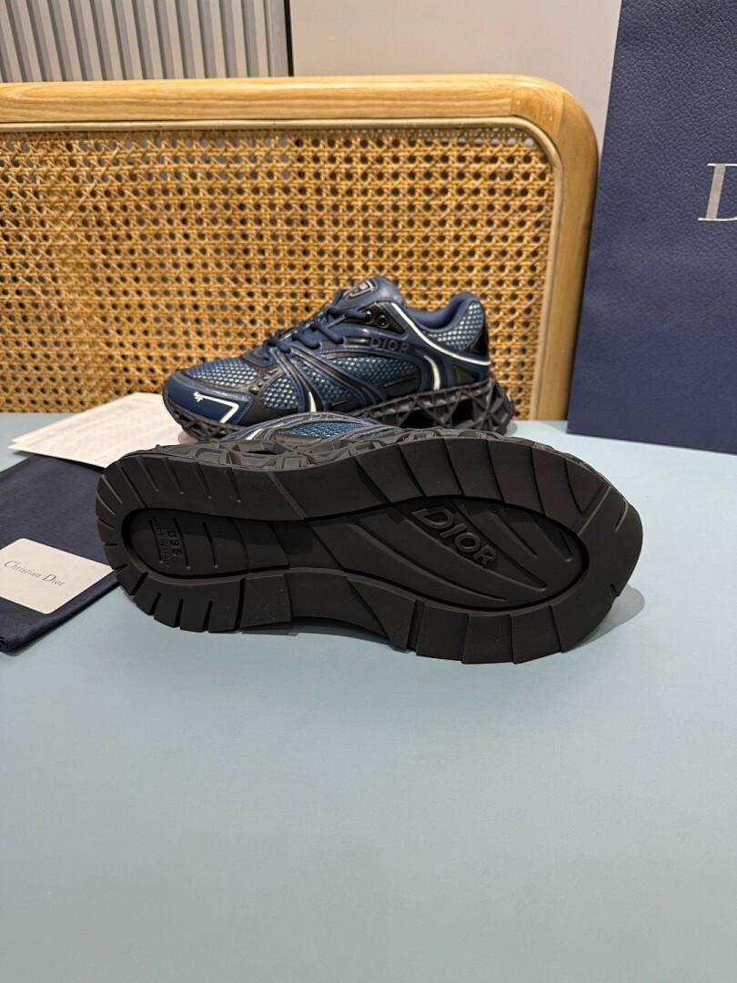 DR B35 NXXT sneaker