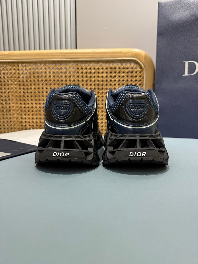 DR B35 NXXT sneaker