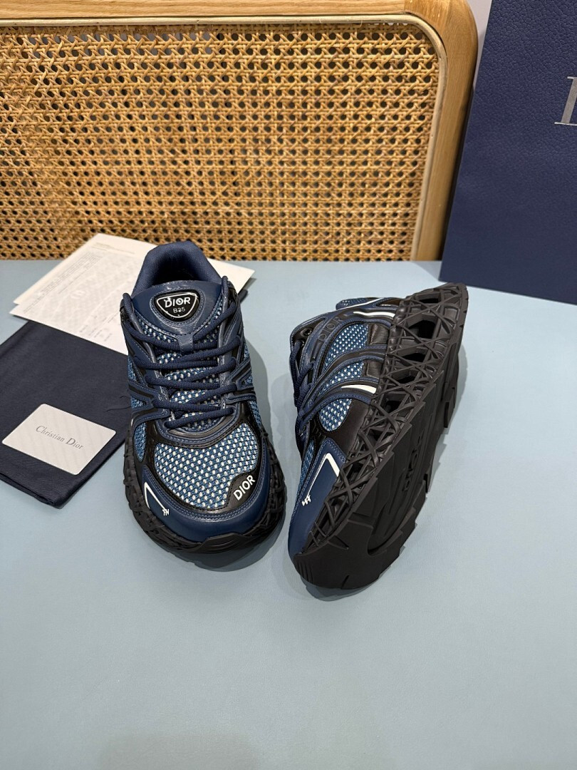 DR B35 NXXT sneaker