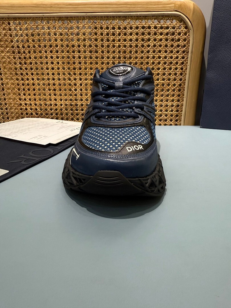 DR B35 NXXT sneaker
