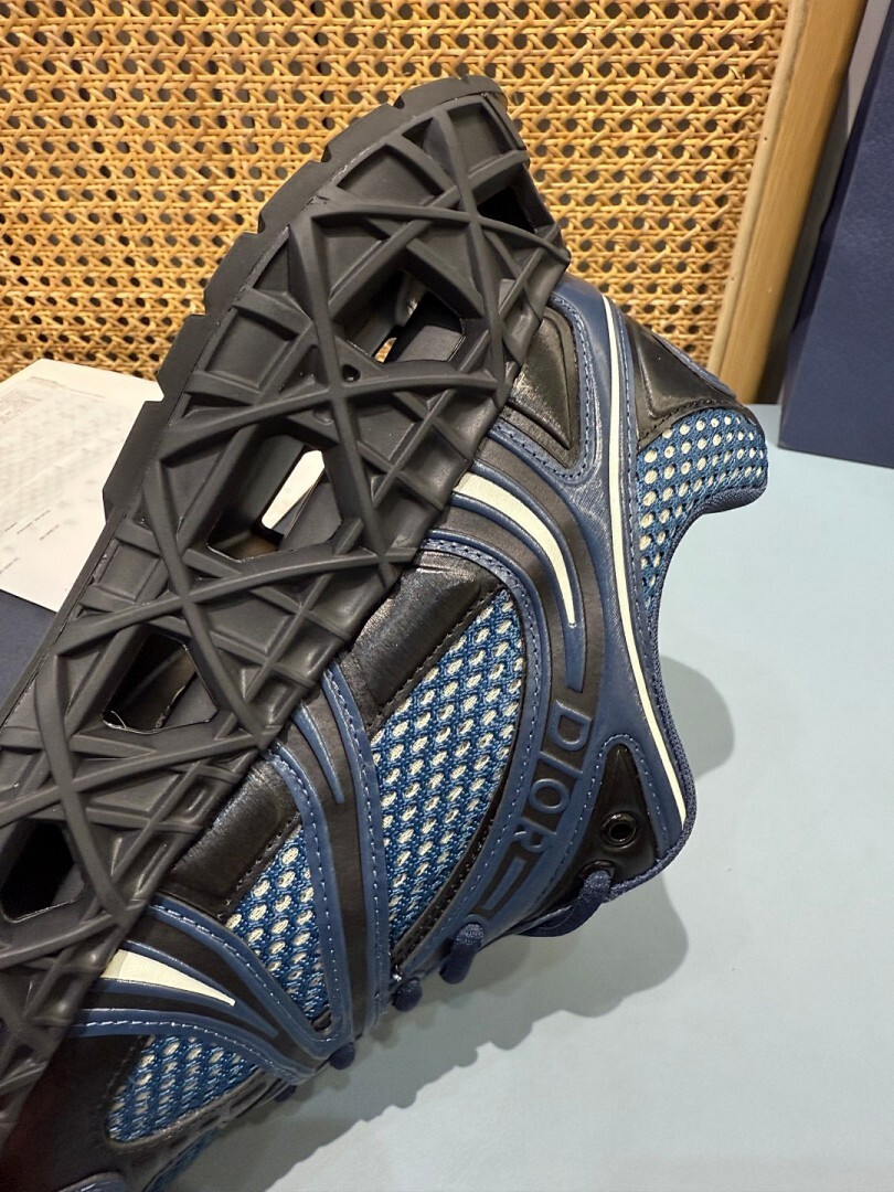 DR B35 NXXT sneaker