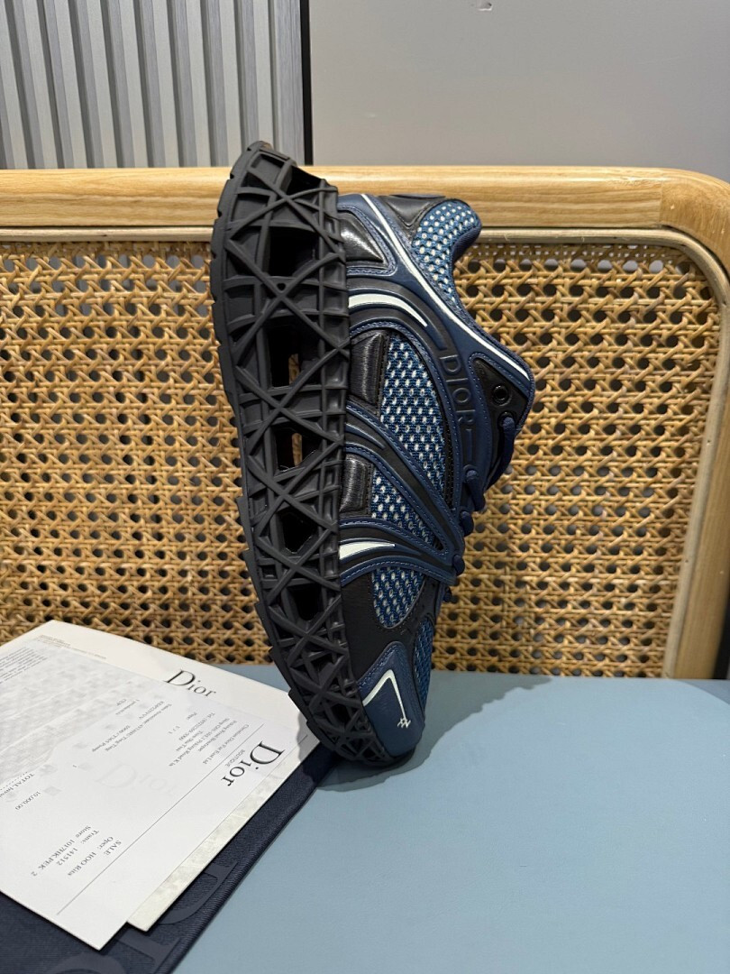 DR B35 NXXT sneaker