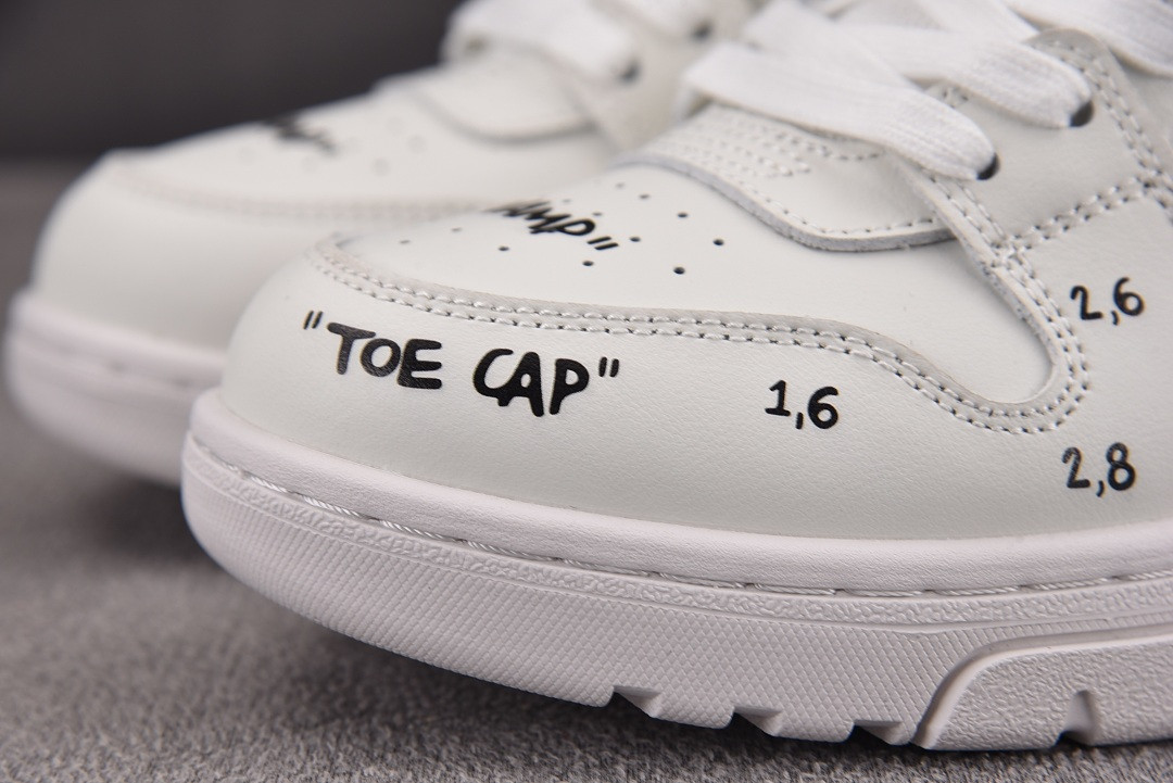Off-White c/o Virgil Abloh