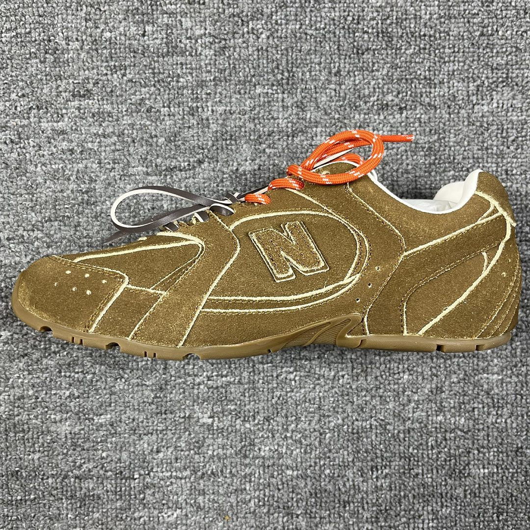 Miu Miu X NEW BALANCE Suede 530